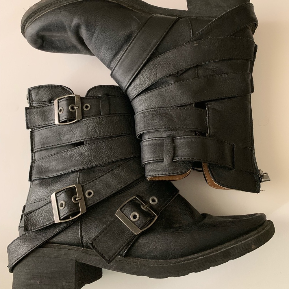 Black ankle booties
